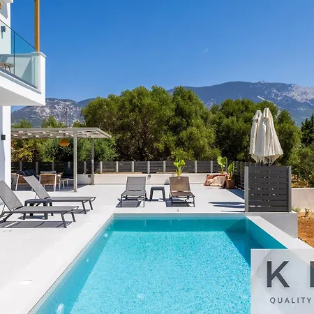 Mira Mare With Private Pool In Pessada * Pesádha